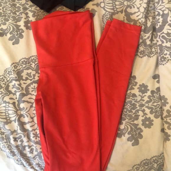 Leggings bundle! Alo and Old Navy excellent condition - Picture 5 of 5